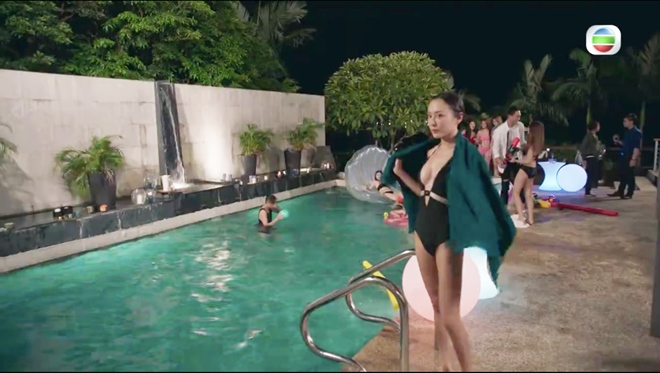 Mỹ nhân "Lan Quế Phường" khoe thân táo bạo trong bom tấn 300 tỷ - 2