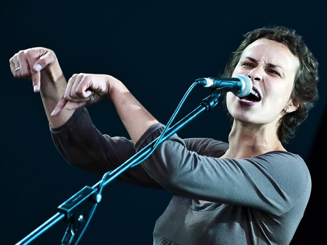 Ca nhạc - MTV - Nữ ca sĩ Nga bị cấm biểu diễn tại World Cup 2018 vì lý do chính trị