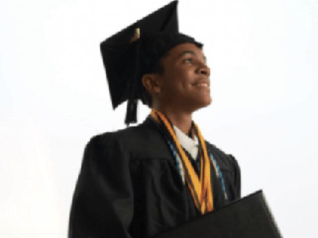 Giáo dục - du học - Cậu bé 14 tuổi tốt nghiệp phổ thông và cao đẳng trong 1 ngày