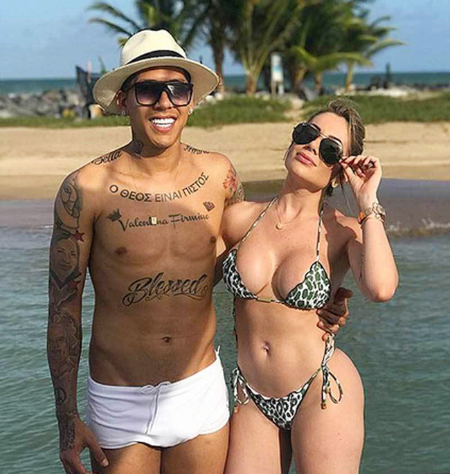Larissa Pereira là hậu phương vững chắc, giúp&nbsp;Firmino ngày càng thi đấu thăng hoa trong màu áo của câu lạc bộ Liverpool và tuyển Brazil.