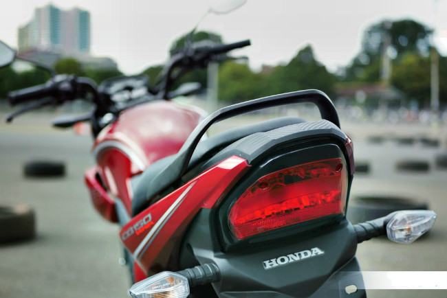 Chi tiết Honda CB150 Verza mới về Việt Nam giá hơn 40 triệu đồng - 14