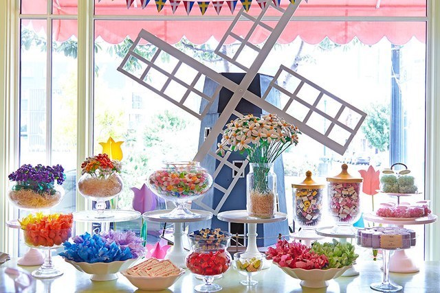 Mọi đứa trẻ đều sẽ thích mê trong những cửa hàng kẹo to đẹp nhất thế giới này - 4