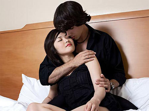 Ngủ cùng trai lạ, bạn gái nói một câu khiến tôi tái mặt - 1