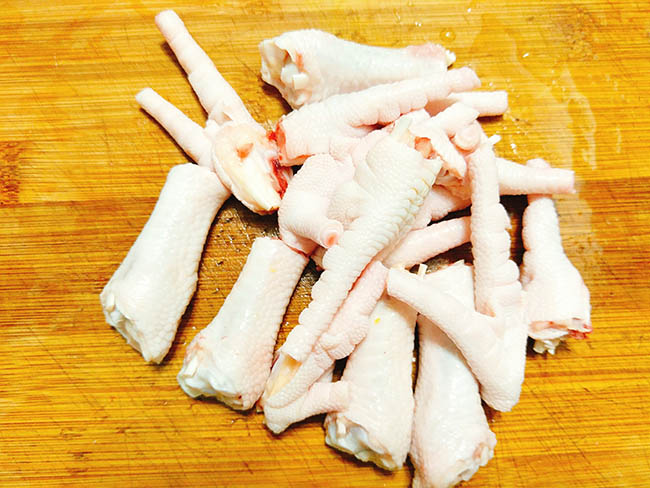 Cách làm chân gà lắc cay cay mặn mặn, vị lạ mà ngon vô cùng - 3