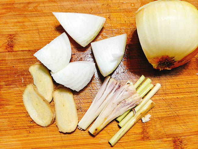 Cách làm chân gà lắc cay cay mặn mặn, vị lạ mà ngon vô cùng - 4
