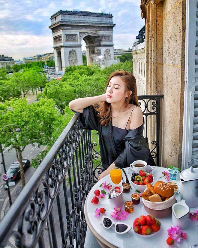 Kỳ nghỉ hè xa hoa ngút trời của tiểu thư nhà giàu Việt Nam - 2