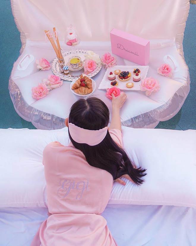 Kỳ nghỉ hè xa hoa ngút trời của tiểu thư nhà giàu Việt Nam - 13