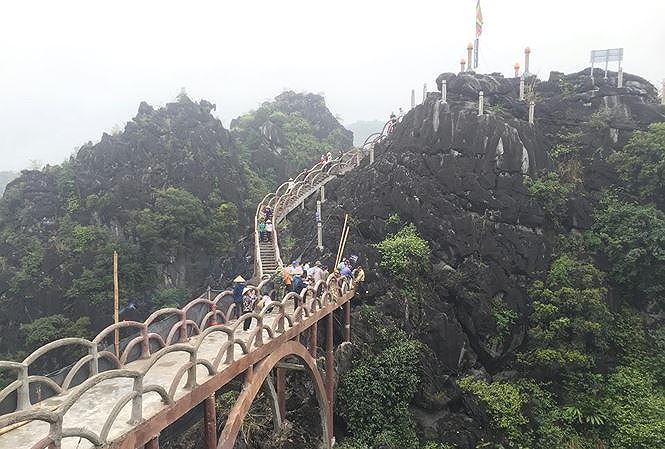 Hàng loạt sở, ngành liên đới công trình không phép ở Tràng An - 1