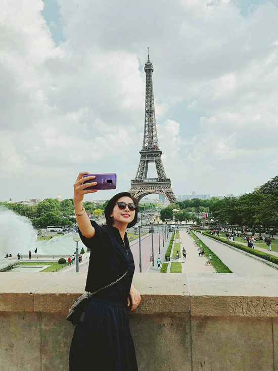 Ngắm loạt hình “thách thức thời gian” Ngô Thanh Vân chụp trên đất Pháp với Galaxy S9+ - 1