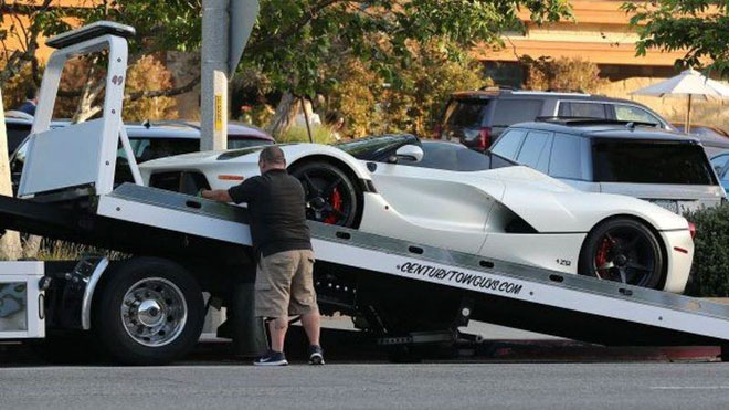 Tay đua Lewis Hamilton tậu &#34;siêu phẩm&#34; hàng hiếm Ferrari LaFerrai Aperta - 2