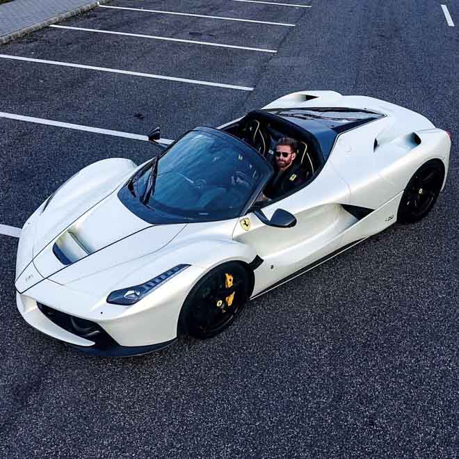Tay đua Lewis Hamilton tậu &#34;siêu phẩm&#34; hàng hiếm Ferrari LaFerrai Aperta - 5