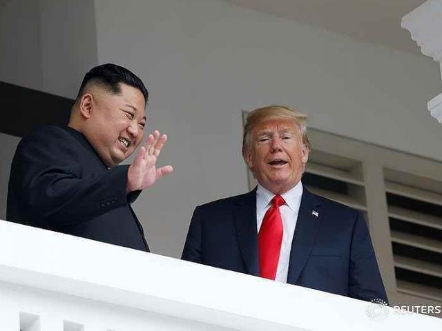 Chùm ảnh: Những khoảnh khắc lịch sử của ông Trump và ông Kim