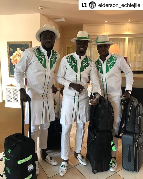 Đội tuyển Nigeria gây sốt nhờ đồng phục sân bay - 2