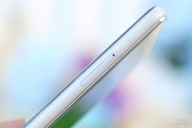 Asus Zenfone 5Q lên kệ, giá 6,8 triệu đồng, có 4 camera - 6