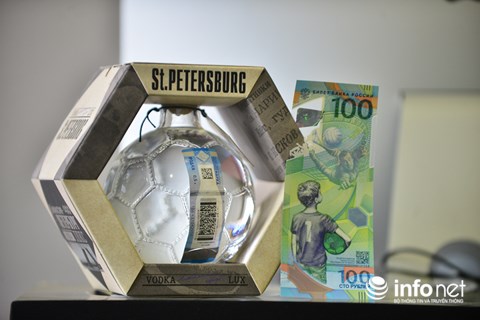 Tờ tiền World Cup 100 Ruble tăng giá cao gấp 300% tại Việt Nam - 1
