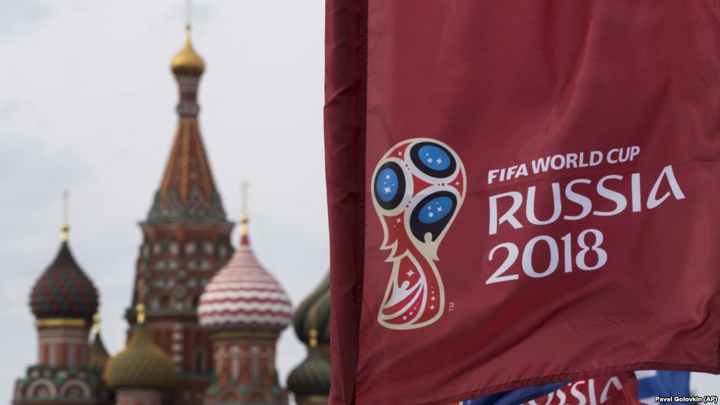 Dù là nước đăng cai World Cup, kinh tế Nga vẫn được dự đoán không lãi nhiều - 1