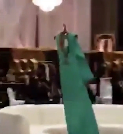 Show thời trang của Ả Rập bị ví như phim ma - 2