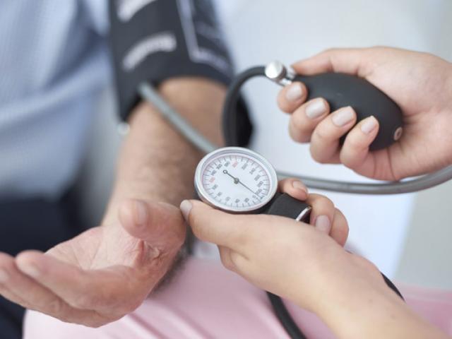 Sức khỏe đời sống - Huyết áp 130/80: nguy cơ mất trí sớm tăng gần gấp đôi