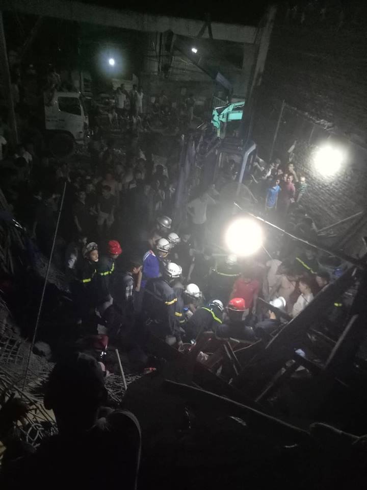 Hà Nội: Sập nhà trong đêm, một người bị bê tông vùi lấp - 1