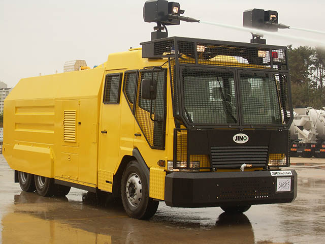 Tin tức ô tô - Tìm hiểu xe chống bạo động "hạng nặng" của Cảnh Sát Việt Nam