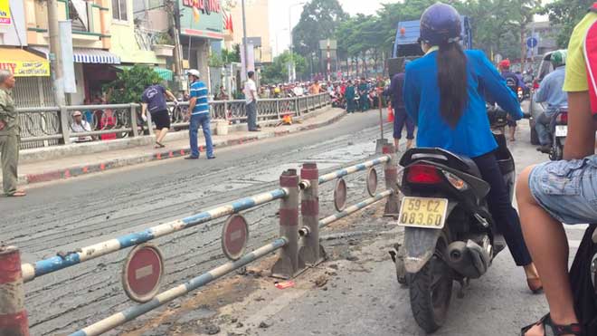 Kẹt xe kinh hoàng ở cầu kênh Tẻ - 2