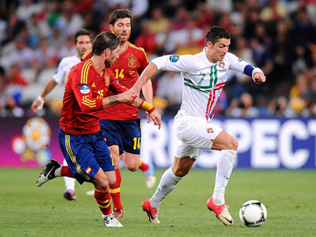Bóng đá - Bồ Đào Nha đại chiến Tây Ban Nha: "Vua" Ronaldo gặp khắc tinh, khó mơ kỳ tích