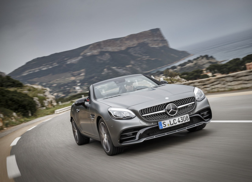 Không khai tử như tin đồn, Mercedes-Benz sẽ nâng cấp dòng xe mui trần SLC - 1