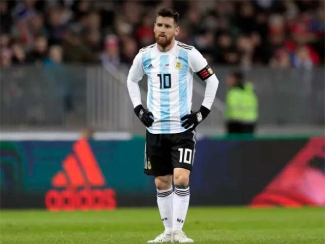 World Cup 2018: Argentina tung đội hình ”hàng chợ”, fan sợ Messi đơn độc