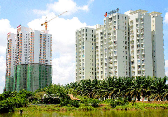 Thị trường căn hộ bình dân tại TP.HCM sụt giảm mạnh - 1