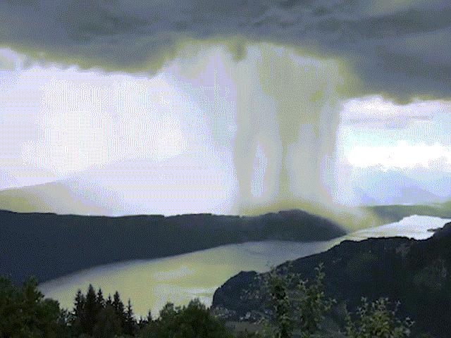 Phi thường - kỳ quặc - Kinh ngạc "sóng thần" xuất hiện trên trời