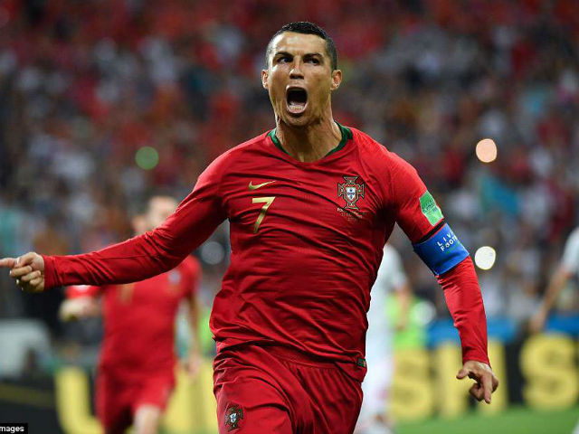 Bóng đá - Đáp trả án tù trốn thuế "siêu nhân" Ronaldo lập hat-trick, TBN choáng váng