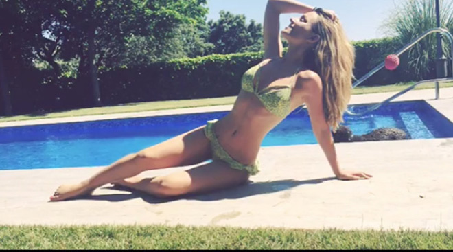 De Gea buồn vì để CR7 lập hattrick, bạn gái lập tức tung ảnh nóng an ủi - 5