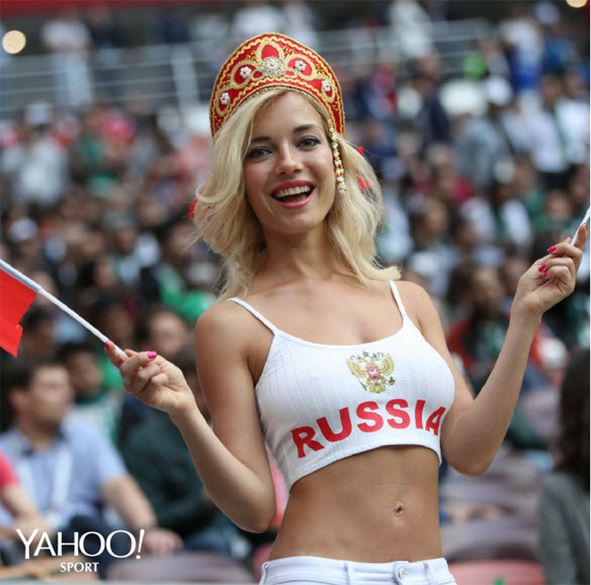 Chiến thắng 5-0 của Nga trước Ả Rập Xê Út không thể không nhắc tới sự cổ vũ nhiệt tình của các fan Nga.