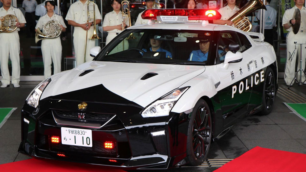 Cảnh sát Nhật Bản được cấp &#39;&#39;hàng nóng&#39;&#39; Nissan GT-R 2017 để truy đuổi tội phạm - 1