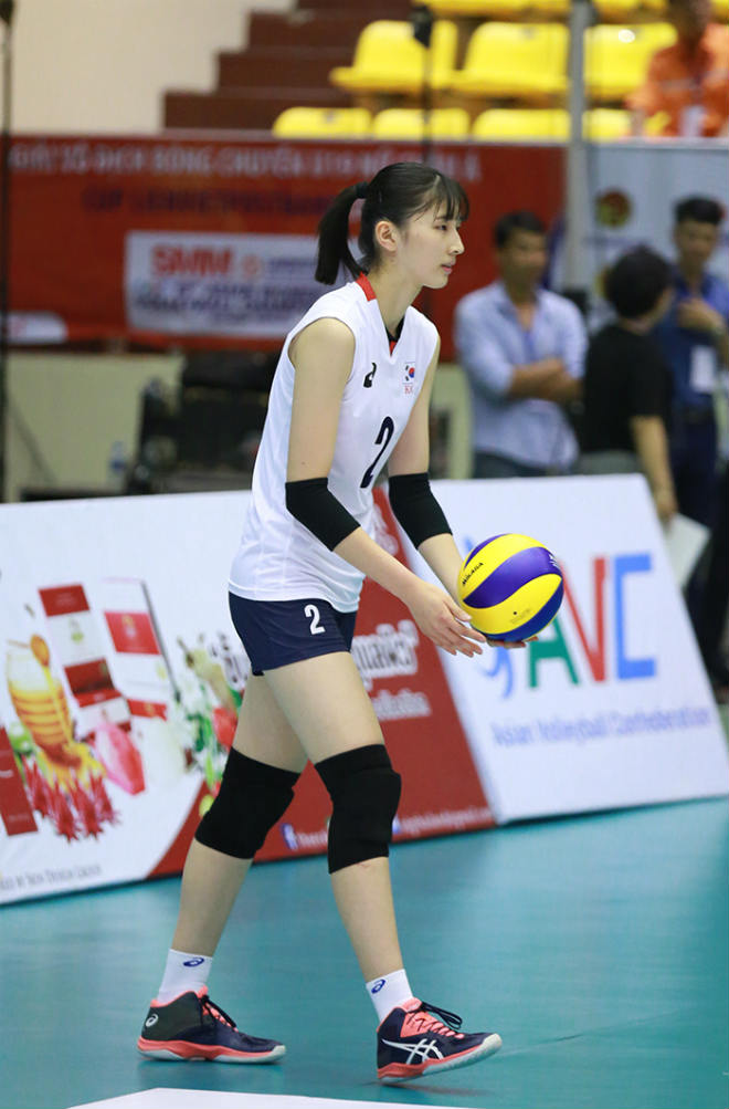 Ngắm Thu Huyền và dàn "chân dài" gây sốt giải bóng chuyền U19 châu Á - 4