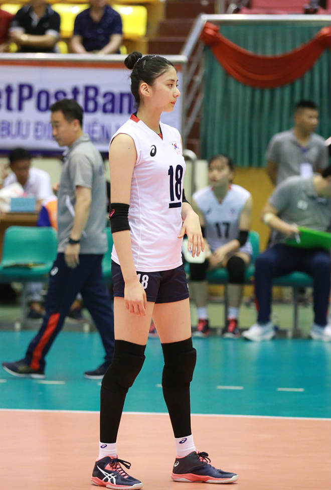 Ngắm Thu Huyền và dàn "chân dài" gây sốt giải bóng chuyền U19 châu Á - 5