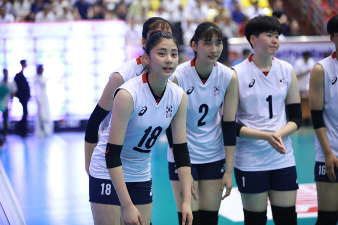 Ngắm Thu Huyền và dàn "chân dài" gây sốt giải bóng chuyền U19 châu Á - 8
