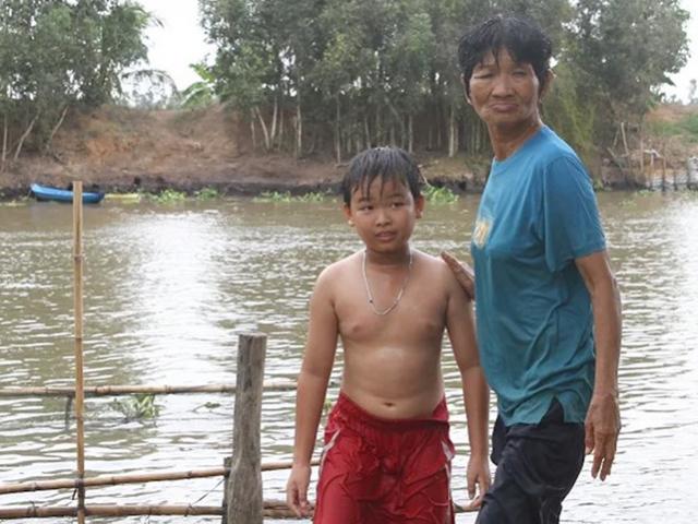 Tin tức trong ngày - Người phụ nữ Đồng Tháp được thế giới vinh danh tài dạy bơi