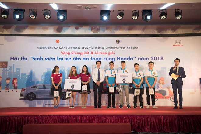 Sôi động vòng chung kết hội thi “Sinh viên lái xe ôtô an toàn cùng Honda năm 2018” - 2
