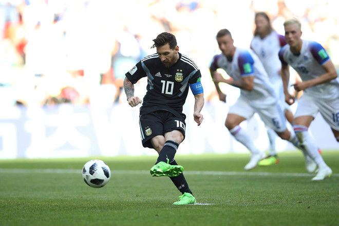 Messi đá World Cup thảm họa: Iceland hơn đứt Argentina, Maradona dọa nạt Sampaoli - 1