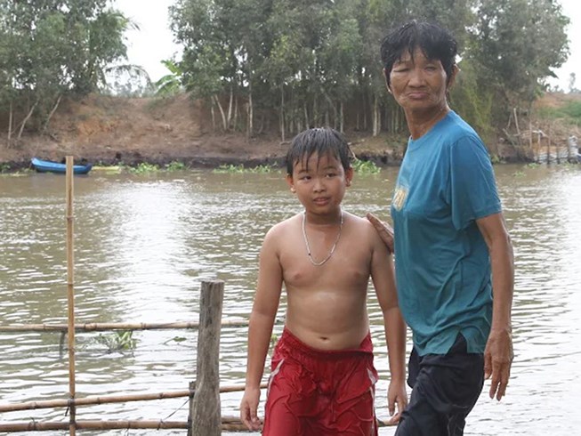 Người phụ nữ Đồng Tháp được thế giới vinh danh tài dạy bơi - 1