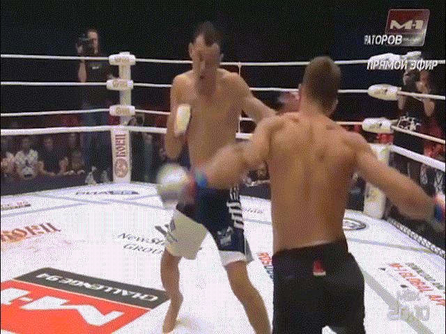 Thể thao - Đáng sợ MMA: "Gậy ông đập lưng ông", đấm đối thủ gãy tay chính mình