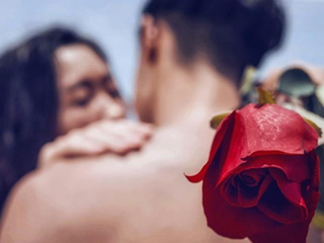 Bạn trẻ - Cuộc sống - Trai trẻ đang "lên đỉnh" với quý bà ở khách sạn thì bị chồng tình già bắt quả tang