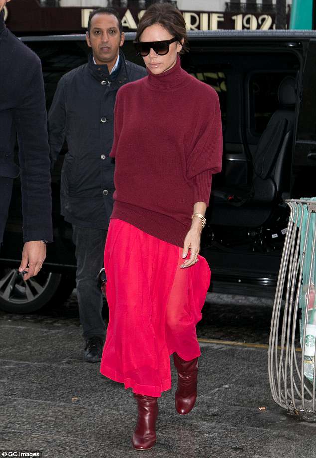 Bà Beck "giết" 3 đàn bò, 16 con trâu, 780 con cừu... cho sở thích túi, giày xa xỉ - 5