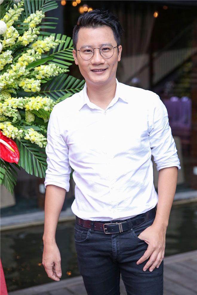 Các hot girl bình luận bóng đá: Hãy sexy, cười tươi và... cấm nói - 4