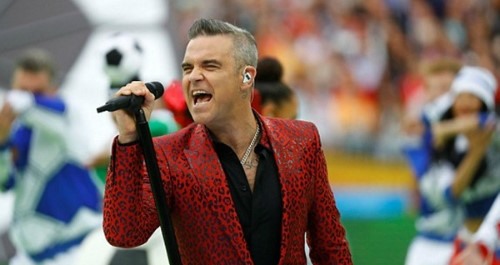 Ca sĩ “ngón tay thối” tại khai mạc World Cup lên tiếng thanh minh - 1