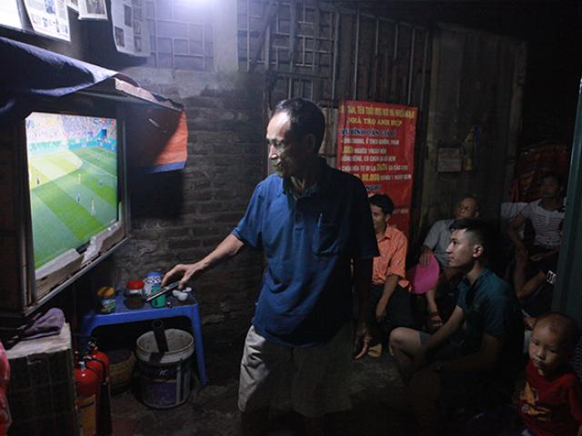 World Cup sôi động ở xóm trọ của ”lão già khùng” giữa lòng Hà Nội