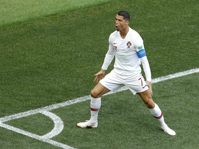 Góc chiến thuật Bồ Đào Nha – Morocco: Ronaldo phủ đầu, “xe buýt” đỉnh cao