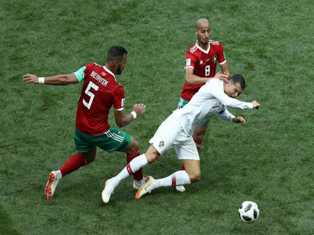 Bóng đá - Bồ Đào Nha - Morocco: Ronaldo rực sáng, "người nhện" siêu đẳng (World Cup 2018)