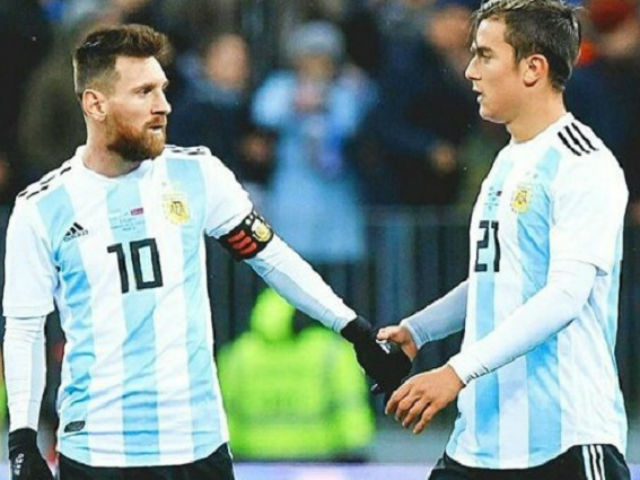 Messi "xịn" sút hỏng 11m, "tiểu Messi" lên tiếng, quyết bảo vệ đàn anh